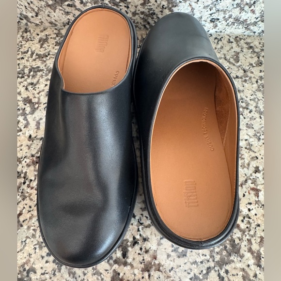 Like New Women's FitFlop Black Platfforms Leather Heeled Mules size 6 - Picture 3 of 5